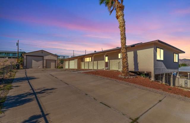 Beautifully Updated 2-Bed, 2-Bath Home with Pool-Sized Backyard in Bullhead City! photos photos