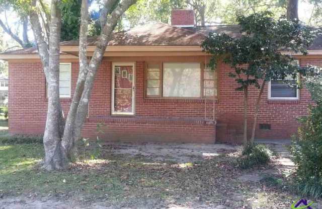 323 Bernard Drive - 323 Bernard Drive, Warner Robins, GA 31093 323 Bernard Drive - 323 Bernard Drive, Warner Robins, GA 31093