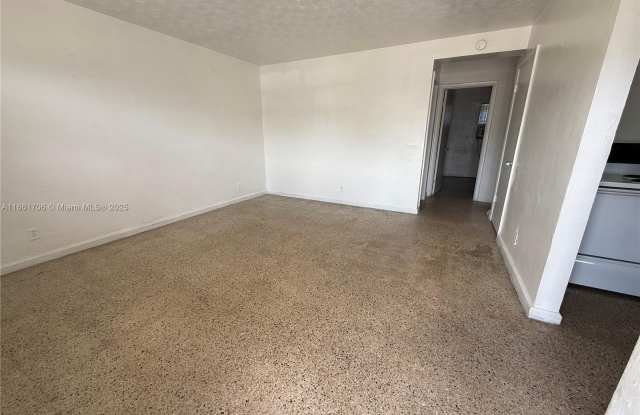 324 NW 3rd St photos photos