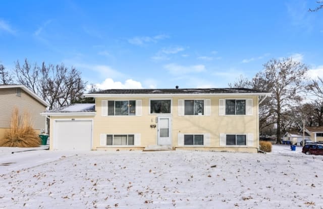 1855 Bobbinray Avenue - 1855 Bobbinray Avenue, Florissant, MO 63031