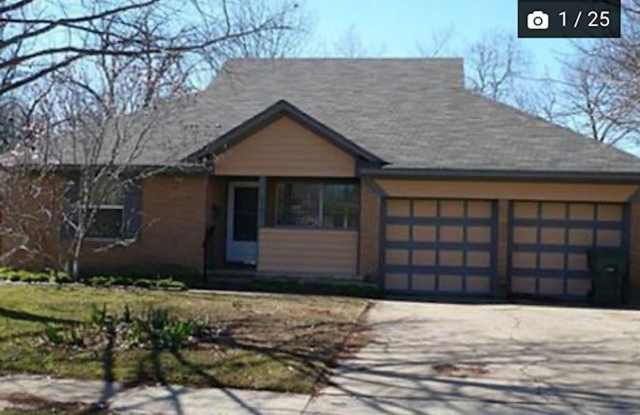 Beautiful 3 bed/2 bath home in West Sherman! photos photos