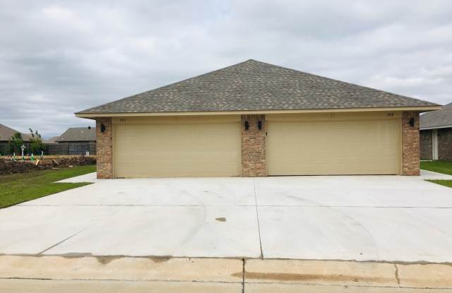 3 Bed 2 Bath 2 Car Garage Duplex In Moore ***Moore Schools photos photos