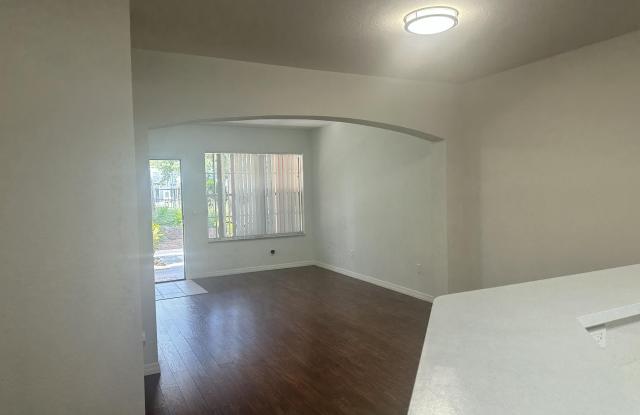 106 SW Peacock Boulevard Gallery 3