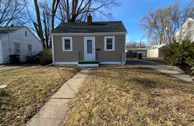 Cozy 1 Bedroom for Rent - Fenced in Yard and 1 Stall Garage photos photos