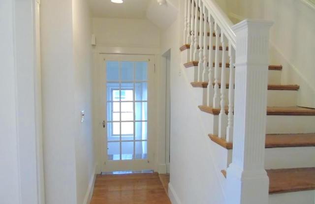 291 Huron Avenue Gallery 4