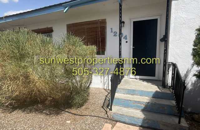2 Bedroom, 1 Bath Home Fully Landscaped photos photos