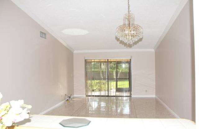 542 Shady Pine Way Gallery 3