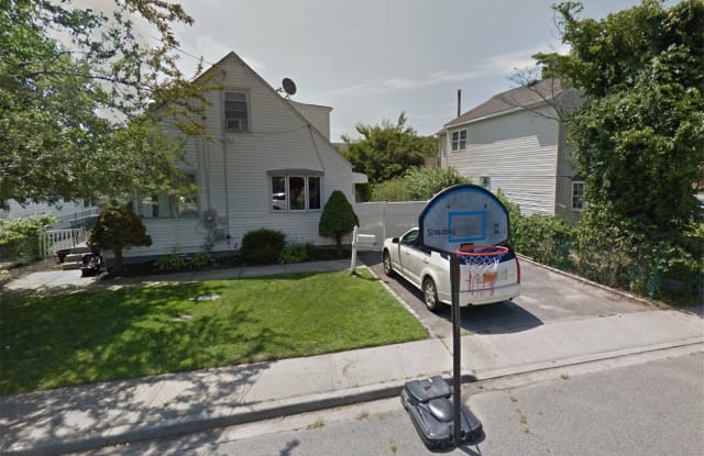 14 Milton St - 14 Milton Street, Hicksville, NY 11801
