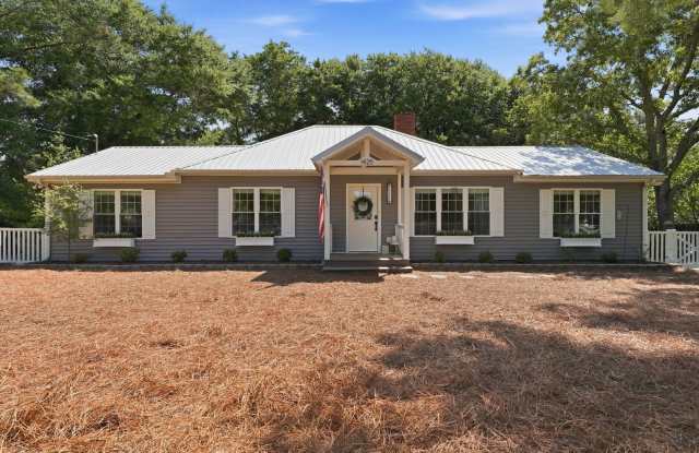 Spacious Ranch on Over an Acre Near Downtown Southern Pines photos photos
