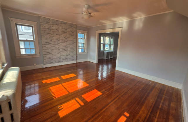 81 Waring Place Gallery 4