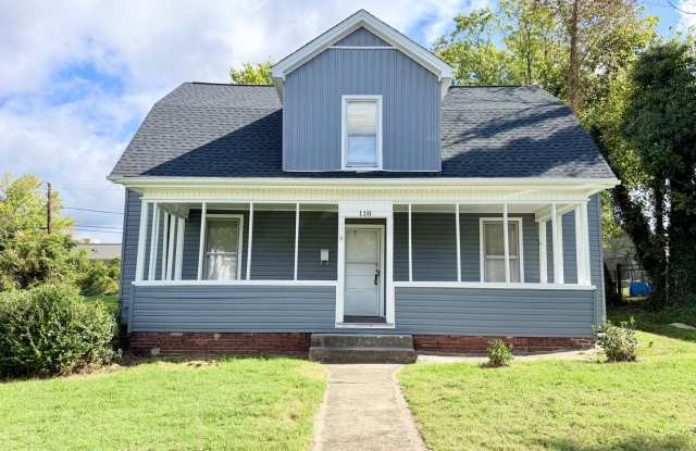 Spacious 4-Bedroom Historic Home Near Downtown Kingsport | 2,250 Sq. Ft. Gallery 3