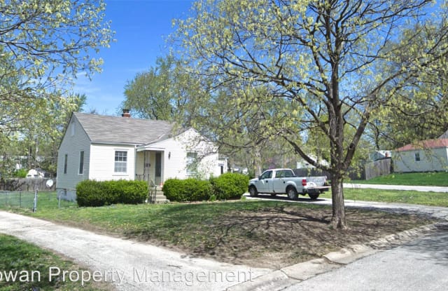 8600 Summit St. - 8600 Summit Street, Kansas City, MO 64114