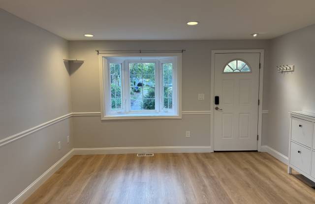 221 Fox Hollow Dr photos photos