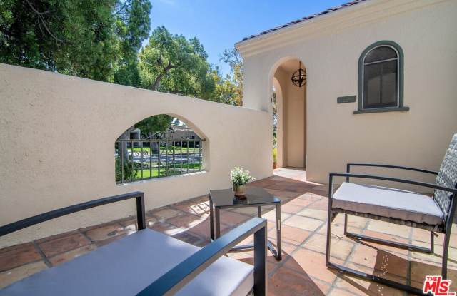 121 S Poinsettia Pl Gallery 3