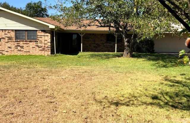 1725 N. HWY 174 - 1725 Texas Highway 174, Rio Vista, TX 76093