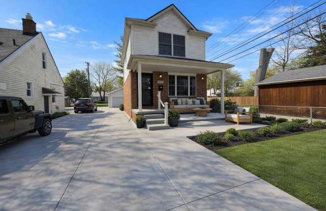 2630 Bennett Street photos photos