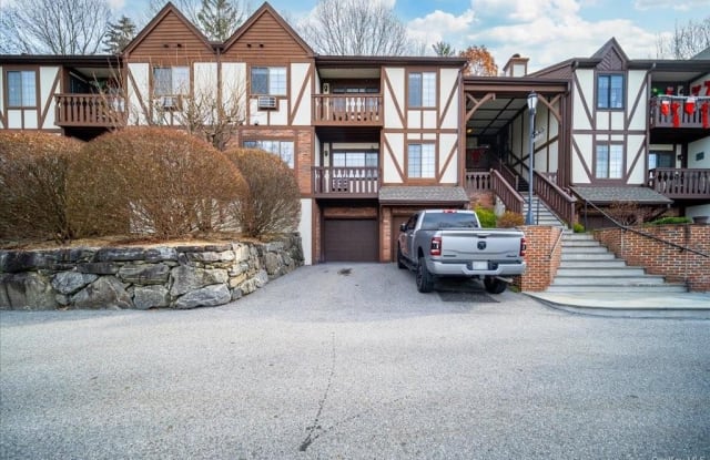 103 Foxwood Circle - 103 Foxwood Circle, Mount Kisco, NY 10549