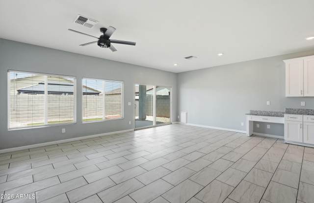1692 W AZTEC Drive Gallery 2
