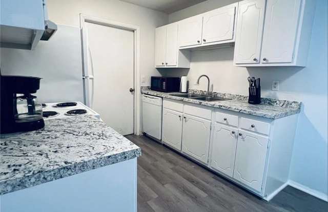 Welcome to this charming 3-bedroom, 2-bath condo, ideally located in a beautifully maintained community! - 2240 Sunderland Road, Winston-Salem, NC 27103