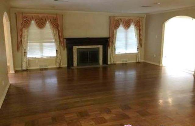 6106 Meadowcrest Drive Gallery 2