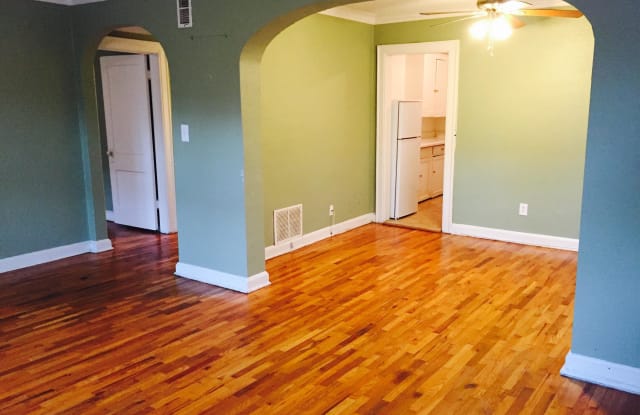 4509 Roanoke Pkwy - 3 - 4509 Roanoke Parkway, Kansas City, MO 64111