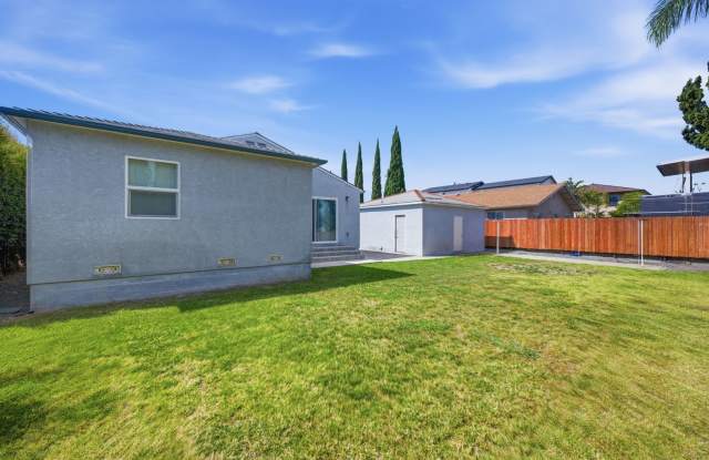 Spacious private backyard! photos photos