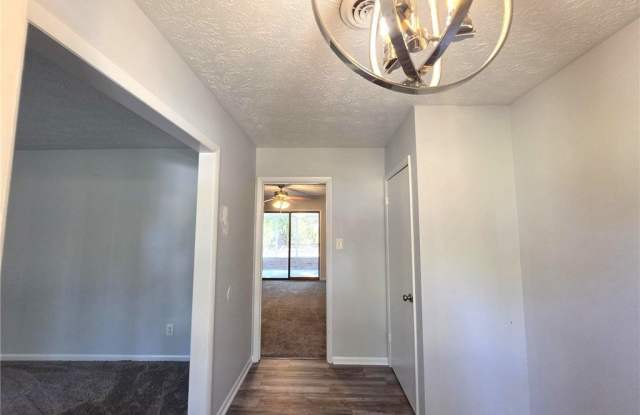 6805 Timbercroft Lane Gallery 4