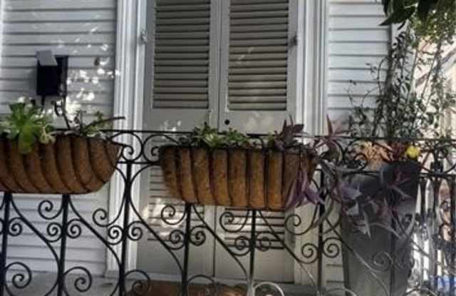 2335 CHARTRES Street Gallery 1