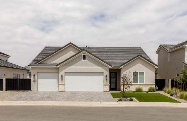 Stunning 4 bed | 3 bath | 3 car garage custom home in Desert Canyons photos photos