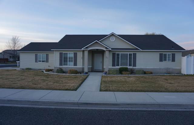 Northeast Twin Falls 3 Bed Home – Minutes to Hospital  Pole Line Access photos photos