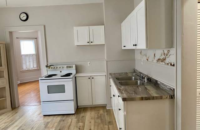 906 Burrstone Road - 1 photos photos