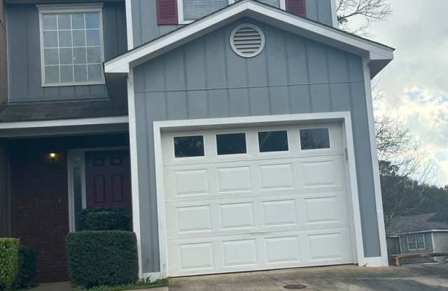 Briarwood West!  End Unit! Gallery 3