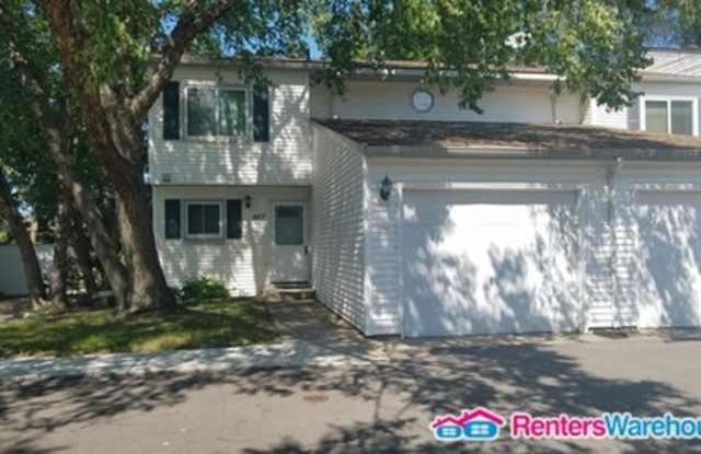 607 East Burnsville Parkway - 607 Burnsville Parkway East, Burnsville, MN 55337