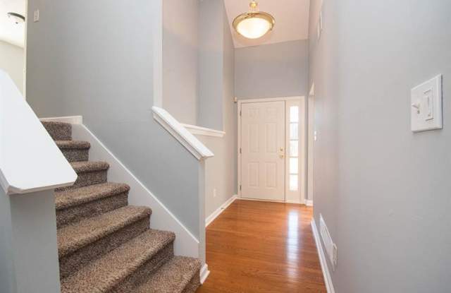 2708 Windsor Court NW Gallery 4