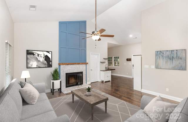 100 Aurora Lane - 100 Aurora Lane, Huntersville, NC 28078