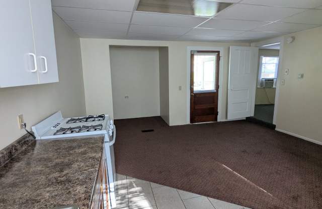 One-bedroom, one-bath apartment near downtown Massillon Gallery 4