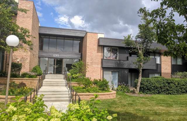 1295 N Sterling Avenue - 1295 North Sterling Avenue, Palatine, IL 60067