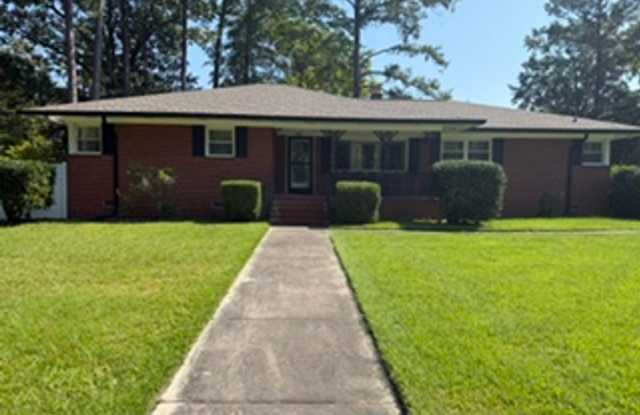 Sprawling 3 Bedroom 2 and half Bath Ranch photos photos