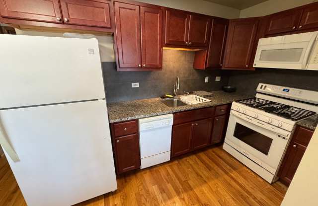 6215 W Belmont Ave photos photos