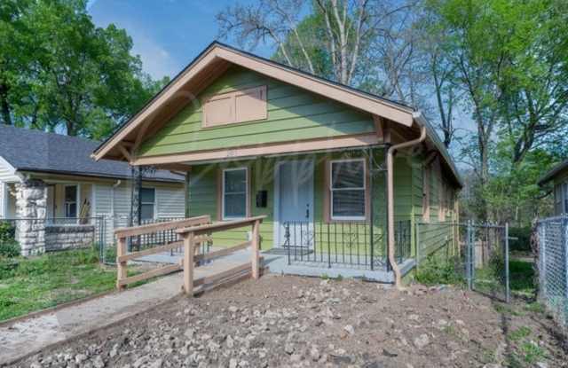 2817 Monroe Avenue photos photos