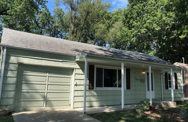 1104 E Cedar St - 1104 East Cedar Street, Olathe, KS 66061