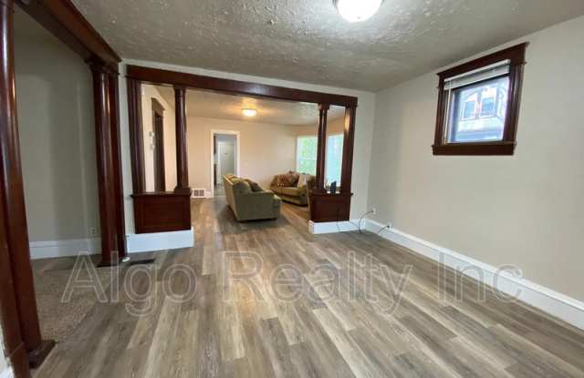 603 Lawson Avenue East - 1 photos photos