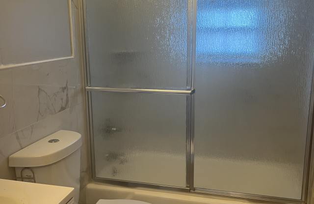 1789 Blue Hills Avenue Apt B photos photos