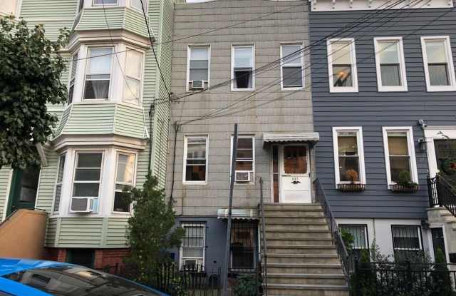 337 PAVONIA AVE - 337 Pavonia Avenue, Jersey City, NJ 07302
