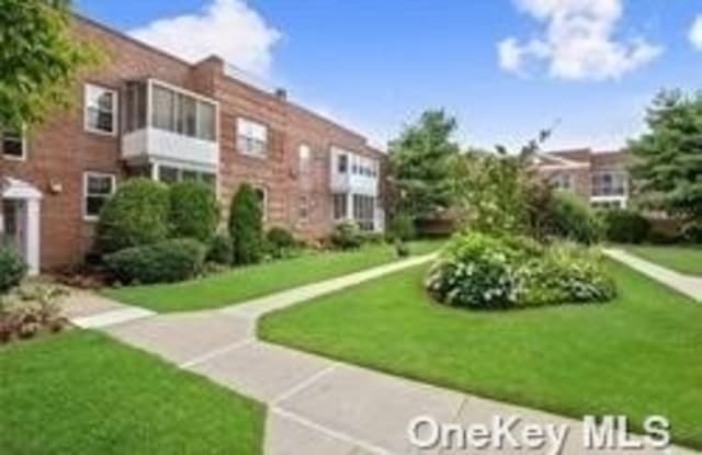 284 Central Avenue - 284 Central Avenue, Lawrence, NY 11559