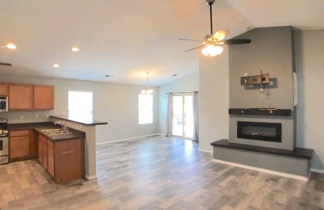 Don't miss out! Beautiful 3 bedroom Los Lunas Home! Open Layout, spacious living room. Easy I-25 Access. Special! photos photos