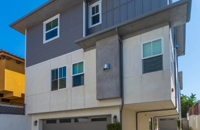 Modern Redondo Beach Townhome! Gallery 1