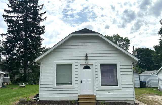 7425 Cedar Dr Gallery 1
