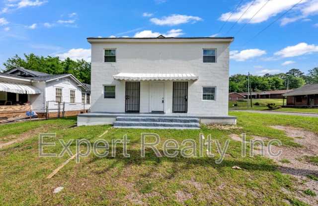 546 55th St photos photos