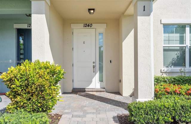 1240 Eucalyptus Dr photos photos 1240 Eucalyptus Dr photos photos